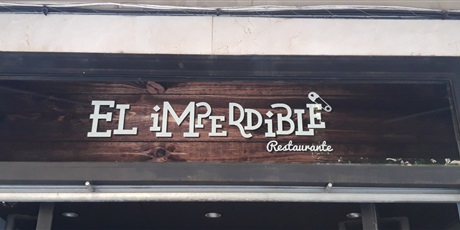 Powiększ grafikę: napis z nazwą restauracji El Imperdible 