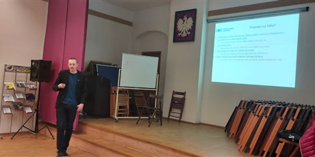 Powiększ grafikę: Spotkanie z wykładowcą Politechniki Gdańskiej panem dr inż. Pawłem Kubicą na temat szkodliwości e-papierosów