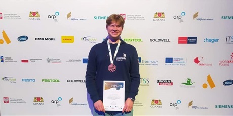 Uczeń klasy 4kp Piotr Marcinkowski nagrodzony brązowym medalem w ogólnopolskim konkursie SkillsPoland 2022 w kategorii gotowanie