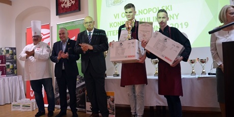 Powiększ grafikę: vi-ogolnopolski-konkurs-kulinarny-literacka-juz-za-nami-121287.jpg