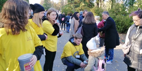 Wolontariusze z ZSGH kwestowali na gdańskich cmentarzach