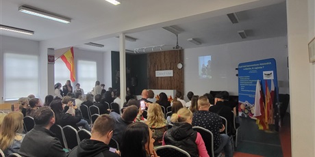 Powiększ grafikę: erasmus-w-zespole-szkol-gastronomiczno-hotelarskich-zawodowe-doswiadczenie-i-hiszpanska-przygoda-praktyki-uczniow-w-walencji-635093.jpg