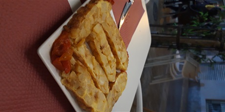 Powiększ grafikę: smakujemy kuchnię hiszpańską - tortilla de patatas