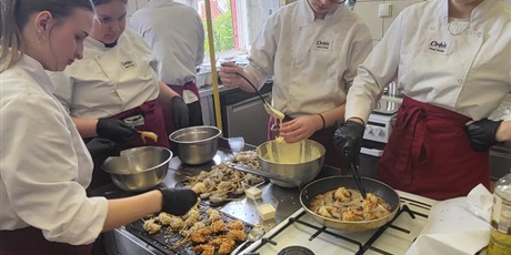 Powiększ grafikę: fotogaleria-projektu-erasmus-2024-1-pl01-ka121-vet-000214135-ksztalcimy-sie-zawodowo-w-hiszpanii-647276.jpg