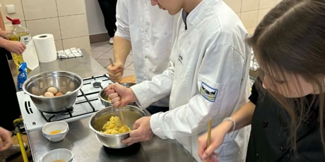 Powiększ grafikę: kuchnia hiszpańska - teoria i praktyka