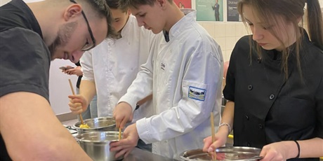 Powiększ grafikę: kuchnia hiszpańska - teoria i praktyka