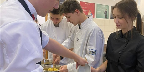 Powiększ grafikę: kuchnia hiszpańska - teoria i praktyka