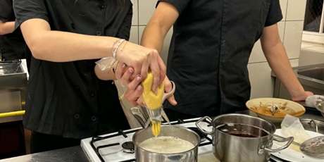 Powiększ grafikę: kuchnia hiszpańska - teoria i praktyka