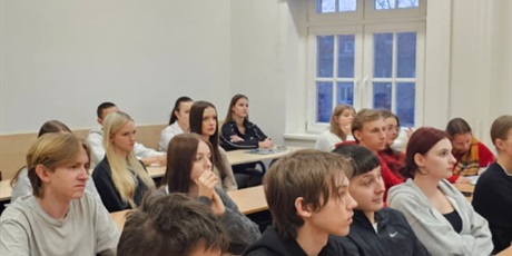 Powiększ grafikę: spotkanie online z przedstawicielką instytucji wspierającej 