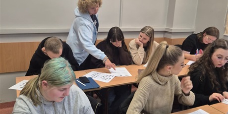 Powiększ grafikę: nauka hiszpańskiego