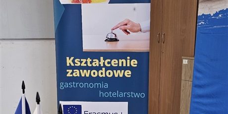 Powiększ grafikę: Podsumowanie staży 