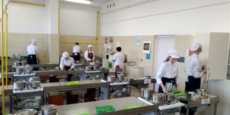Powiększ grafikę: konkurs-la-cucina-italiana-2019-eliminacje-szkolne-115240.jpg