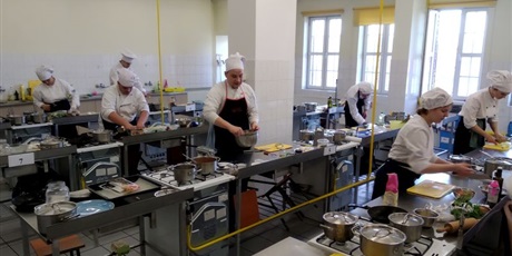 Powiększ grafikę: konkurs-la-cucina-italiana-2019-eliminacje-szkolne-115250.jpg