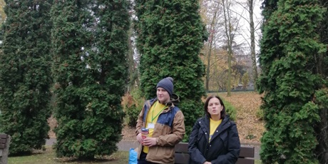 Powiększ grafikę: Młodzież z ZSGH kwestuje na cmentarzach na rzecz Hospicjum im. Dudkiewicza