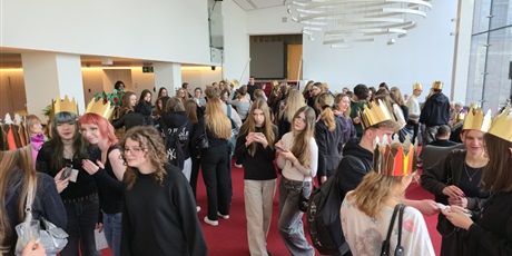 Powiększ grafikę: Młodzież ZSGH w Teatrze Wybrzeże