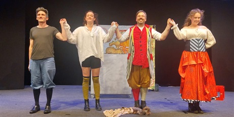 Powiększ grafikę: Wyjście do teatru "Podróże Guliwera"