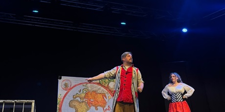 Powiększ grafikę: Wyjście do teatru "Podróże Guliwera"