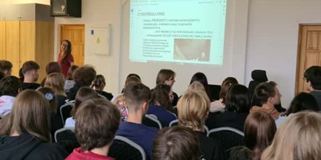 Powiększ grafikę: „Prawo vs. Hejt. Szkoła wolna od hejtu” - lekcja z panią mecenas Ilą Knapczyk