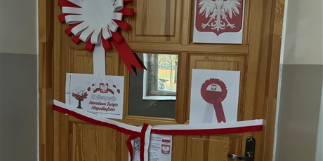 Powiększ grafikę: Społeczność ZSGH uczciła Narodowe Święto Niepodległości