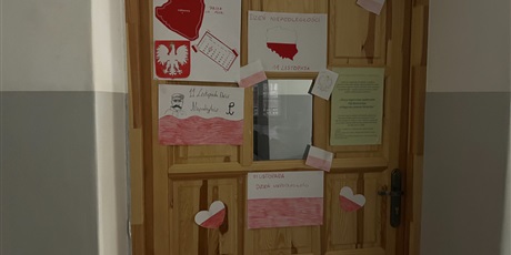 Powiększ grafikę: Społeczność ZSGH uczciła Narodowe Święto Niepodległości