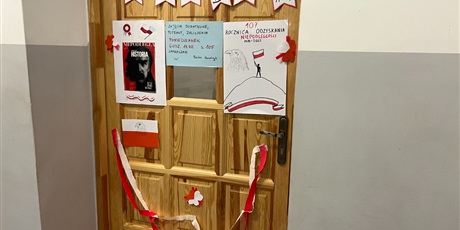 Powiększ grafikę: Społeczność ZSGH uczciła Narodowe Święto Niepodległości