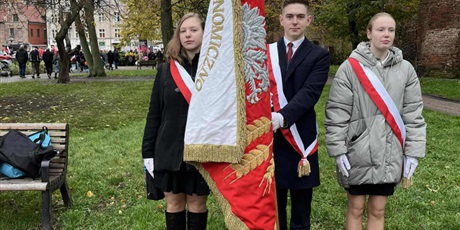 Powiększ grafikę: Społeczność ZSGH uczciła Narodowe Święto Niepodległości