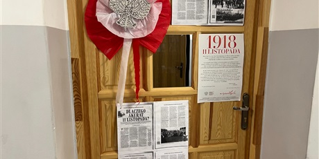 Powiększ grafikę: Społeczność ZSGH uczciła Narodowe Święto Niepodległości