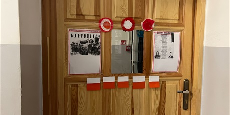 Powiększ grafikę: Społeczność ZSGH uczciła Narodowe Święto Niepodległości