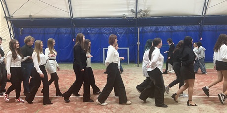 Powiększ grafikę: spolecznosc-zsgh-uczcila-narodowe-swieto-niepodleglosci-654701.jpg