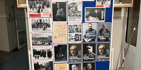 Powiększ grafikę: Społeczność ZSGH uczciła Narodowe Święto Niepodległości