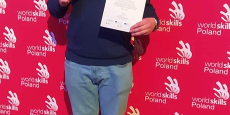 Powiększ grafikę: Uczeń klasy 4kp Piotr Marcinkowski z brązowym medalem w ogólnopolskim konkursie SkillsPoland 2022 w kategorii gotowanie