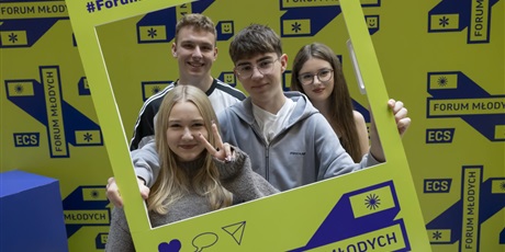 Powiększ grafikę: Udział uczniów ZSGH w Forum Młodych 2025.
