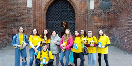 Wolontariusze Szkolnego Koła ZSGH Bądź Wielki Wolontariat kwestowali w Gdańsku na rzecz podopiecznych pomorskich hospicjów
