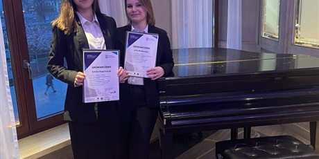Julia Bladowska z kl. 4Bg i Emilia Kopciuszuk z kl. 4Ap zostały finalistkami XIV Olimpiady Wiedzy Hotelarskiej w Bydgoszczy